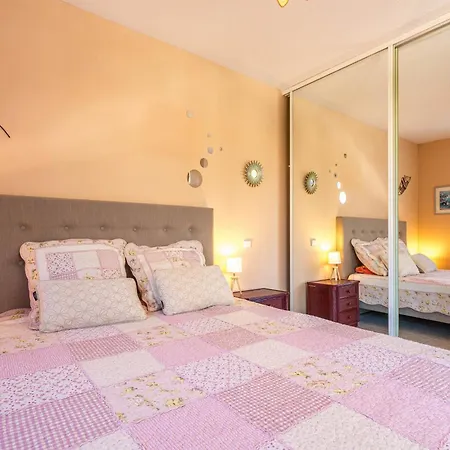 Elegant 45m² Piscine Terrasse דירה *