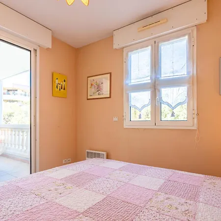 Elegant 45m² Piscine Terrasse דירה Saint-Raphaël